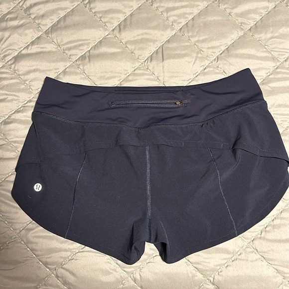 Lululemon Hotty Hot shorts Size 6 Navy color - Picture 5 of 6